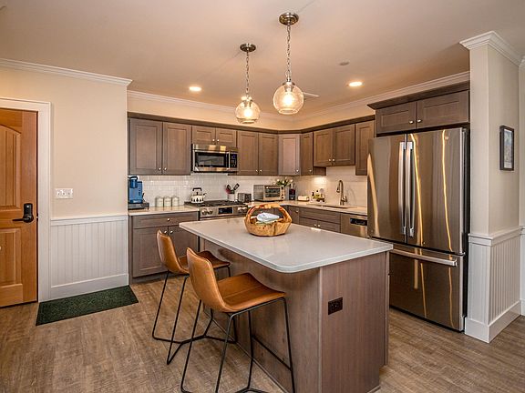 5th image of 235 Skimobile Road #2201