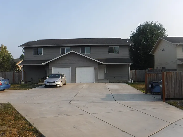 4130 Henry Ct #B — Photo 1