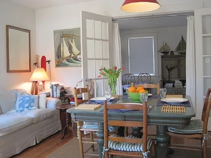 Cozy Cottage in Southampton Village — Photo 3