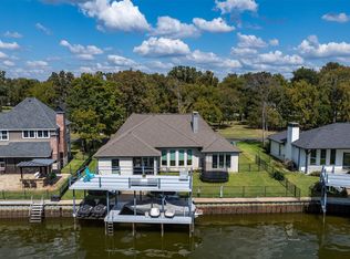 250 Saint Andrews Dr E, Mabank, TX 75156