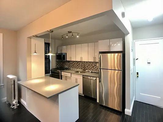 Rented by Bohemia Realty Group | media 17