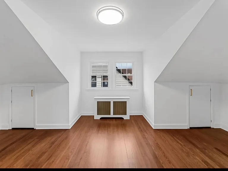 70 Normandy Rd — Photo 15