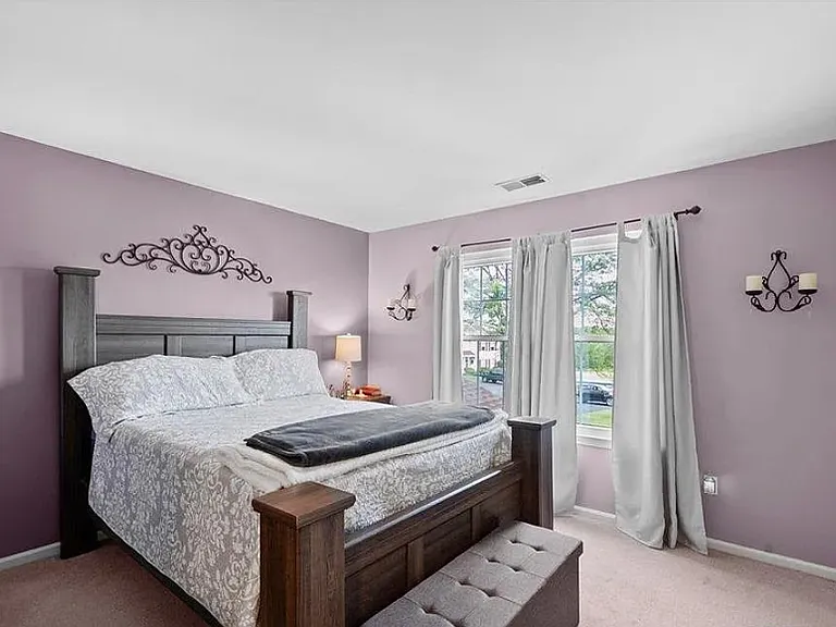 710 Briarwood Dr #B — Photo 1
