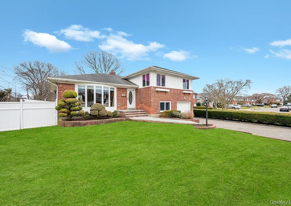 4 Brooks Street, Hicksville, NY 11801 | Zillow