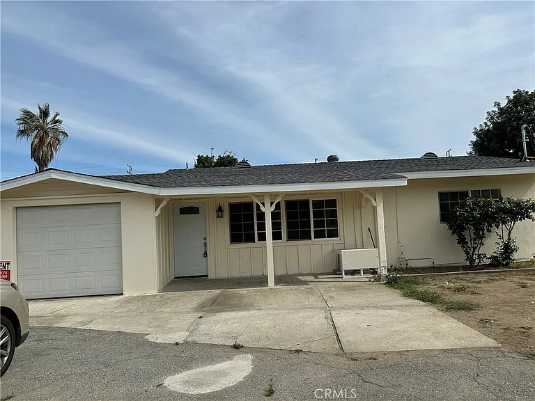 10534 Daines Dr — Photo 2