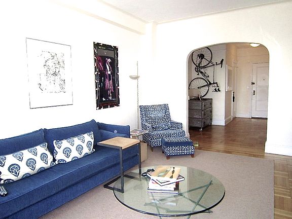 2nd image of 910 W End Ave APT 15F