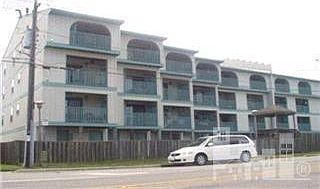 1st image of 200 S Lake Park Boulevard #2C