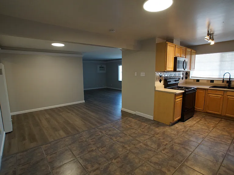 1606 Marie Ave — Photo 15