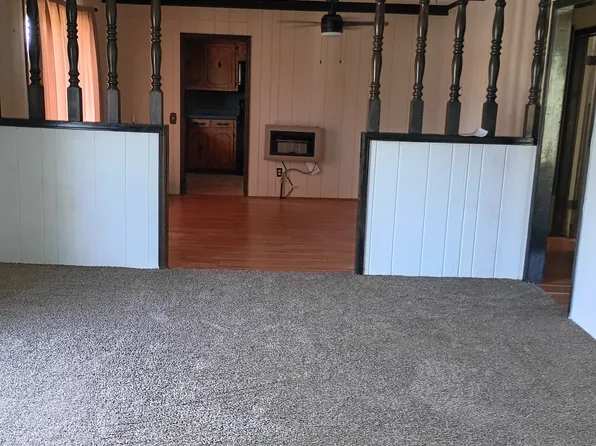 701 W Boston Ave, Yale, OK 74085