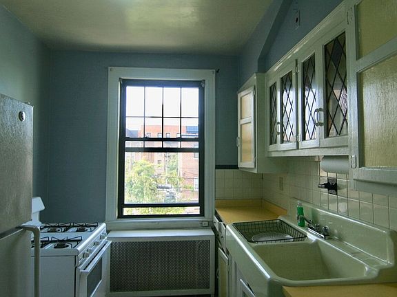 4th image of 32-36 42nd St #2