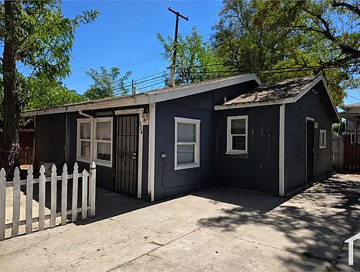 3 bed, 1200 sqft, $2,680 — Photo 1