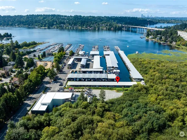 3911 Lake Washington Boulevard SE #F-31, Bellevue, WA 98006