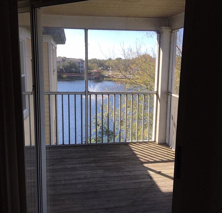 1st image of 4115 Chatham Oak Ct