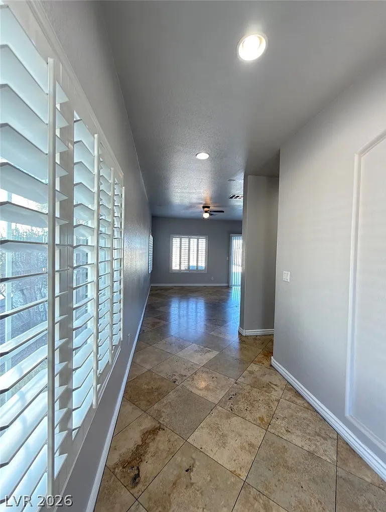 3 bed, 2.5 bath, 1769 sqft, $2,170 — Photo 4