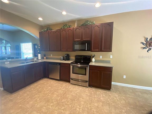 5th image of 10302 Park Commons Dr