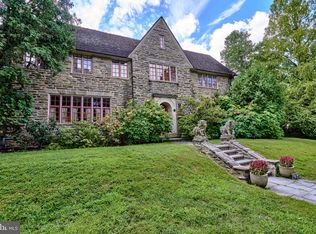 15 E Hampton Rd, Philadelphia, PA 19118