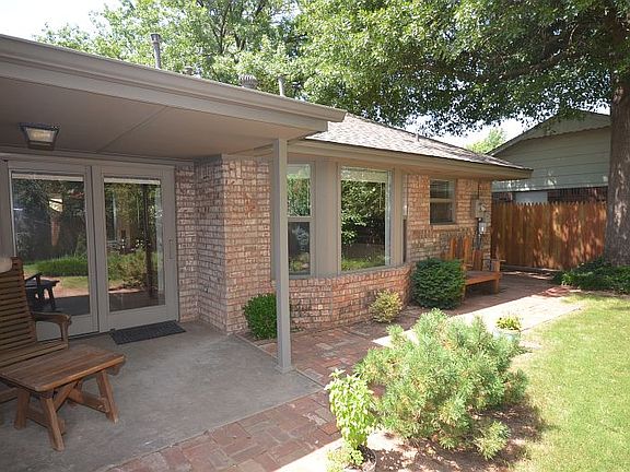 4th image of 729 Park Dr