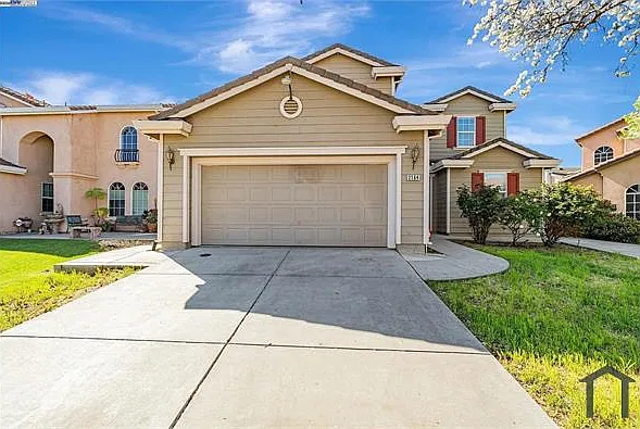 5 bed, 3000 sqft, $4,995 — Photo 2