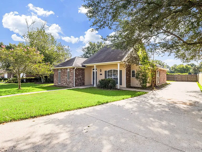 111 Songbird Ln — Photo 2