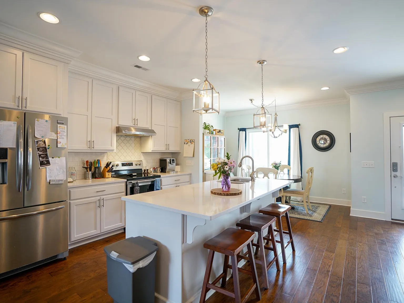 3 bed, 2.5 bath, 1800 sqft, $2,450 — Photo 4