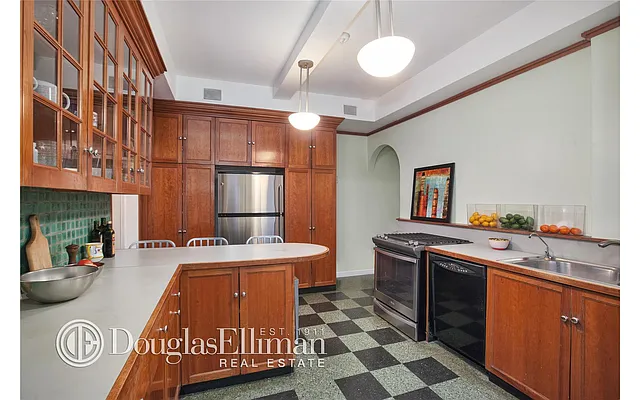 Sold by Douglas Elliman | media 16