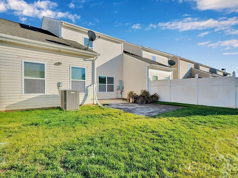 433 Battery Cir — Photo 24