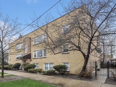 2807 W Berteau Ave APT 1E, Chicago, IL, 60618