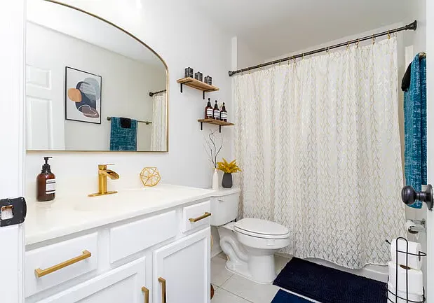 425 Whitby St — Photo 31