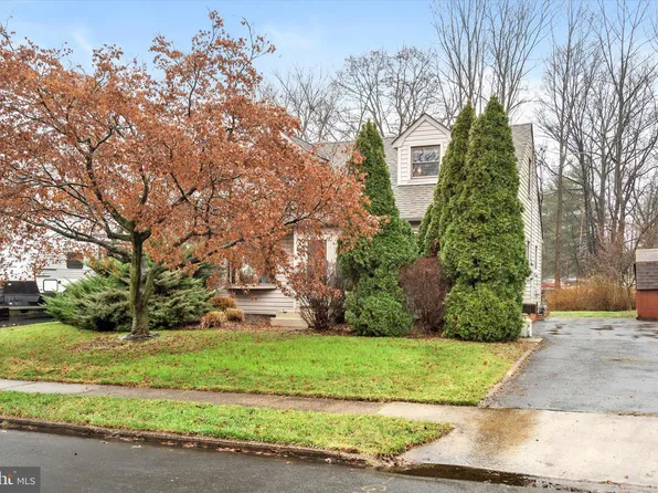 310 Wynnewood Rd, Ewing, NJ 08628