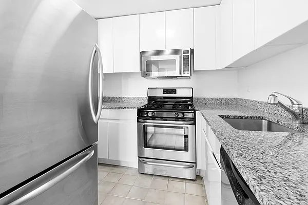 Rented by New York Casas Ltd. | media 4