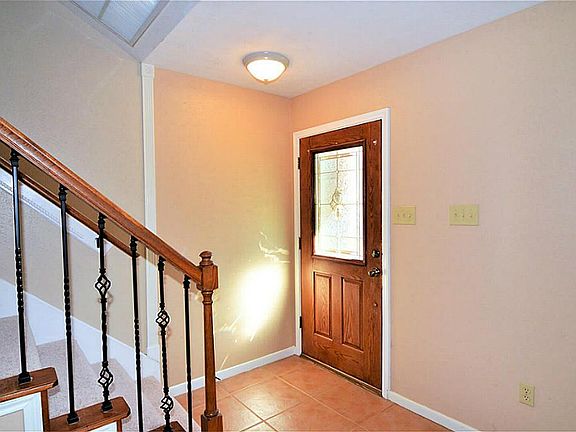 3rd image of 5306 Magnolia Cir