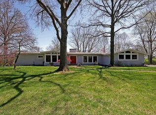 2 Ladue Estates Dr, Saint Louis, MO 63141