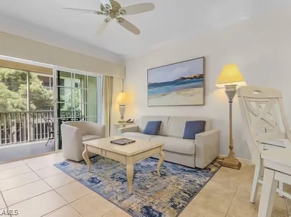 221 9th St S #227, Naples, FL 34102