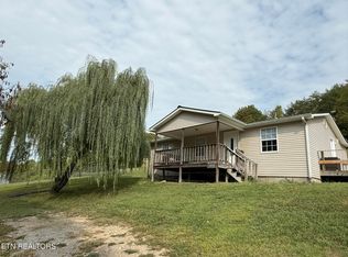 1327 Pinecrest Rd, Jacksboro, TN 37757