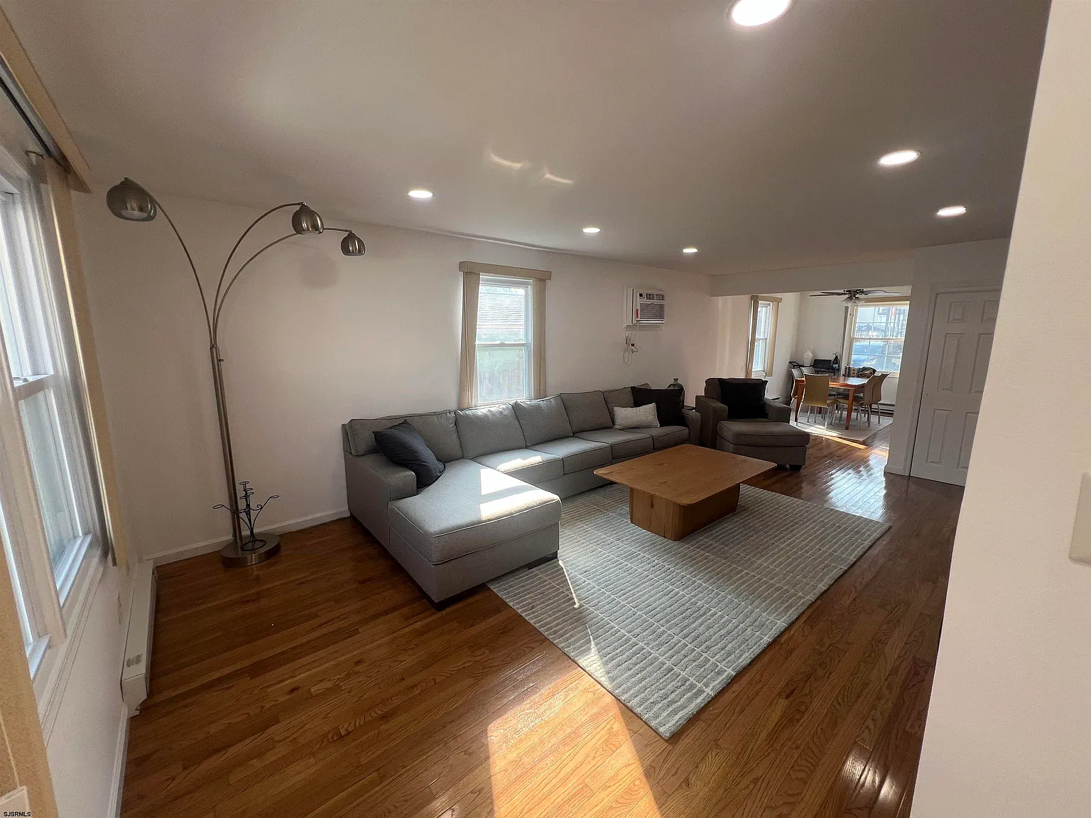 3 bed, 1.5 bath, $1,500 — Photo 2