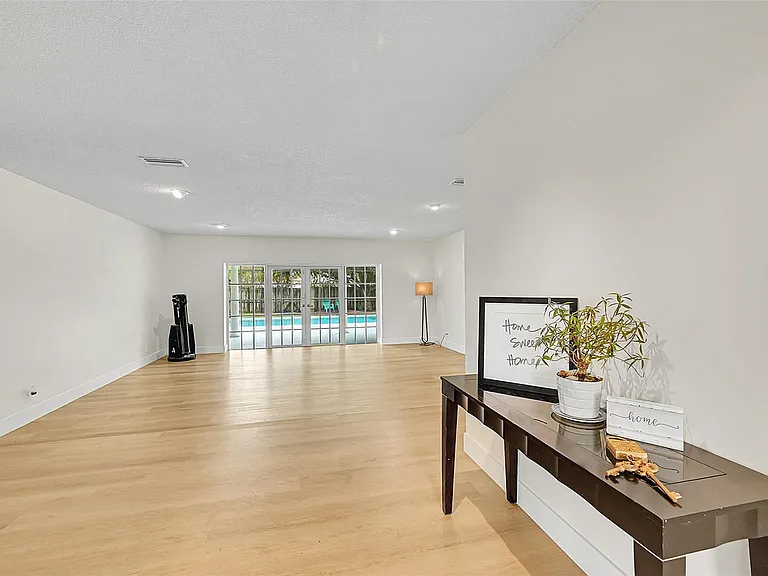 1480 SW 66th Ter — Photo 6