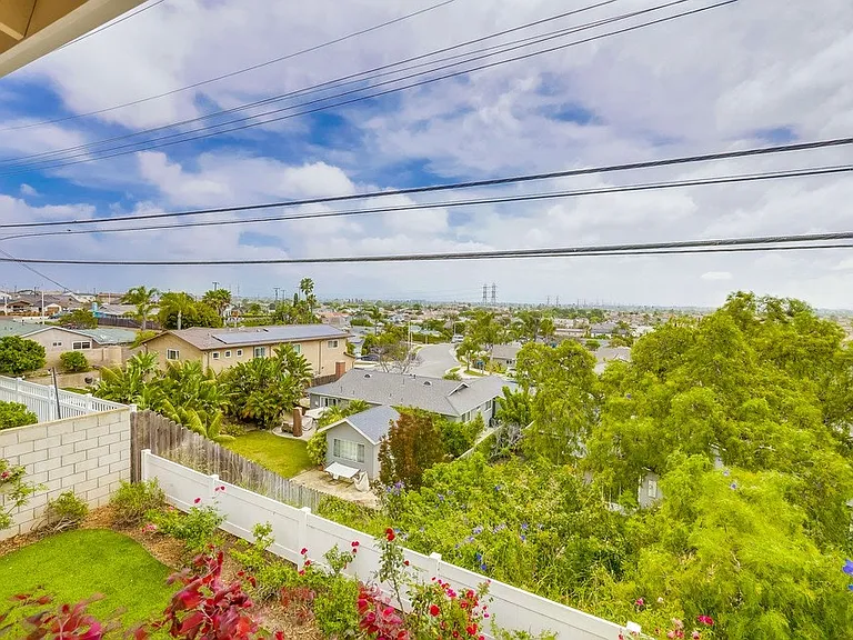 19312 Harding Ln — Photo 24