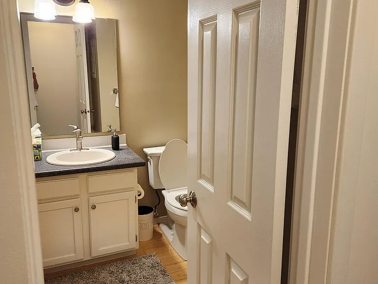 Second bathroom off of main hallway