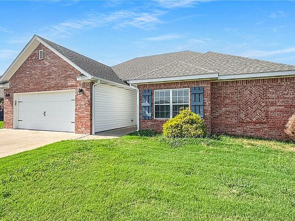 2nd image of 803 Rachael Ct