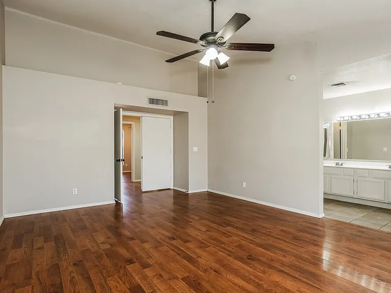 5215 W Diana Ave — Photo 10