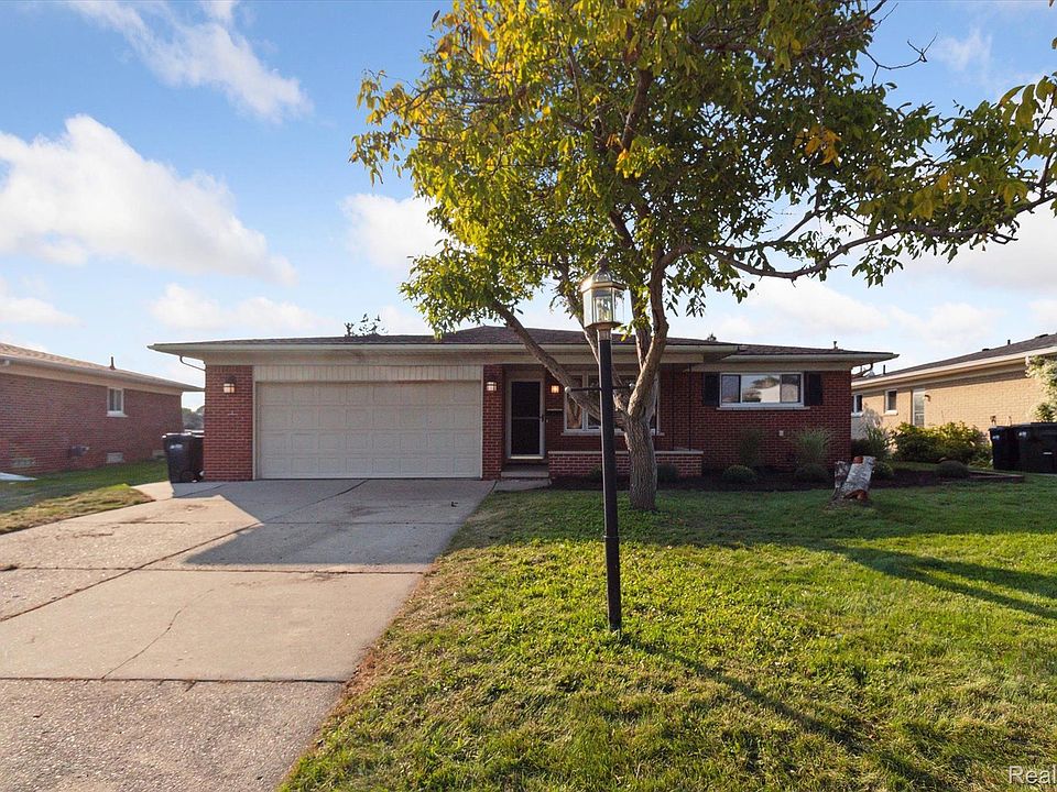 1st image of 34733 Amsterdam Dr