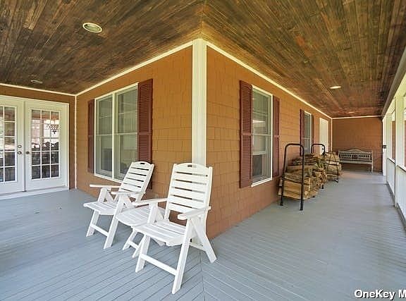 4th image of 6 Fairview Ave
