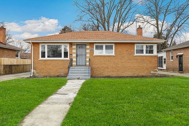 1st image of 15654 Rose Dr