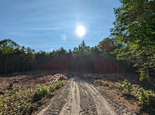 7 Diffin Rd, Oxford, ME 04270