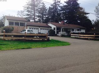 611 19th St, Port Orford, OR 97465