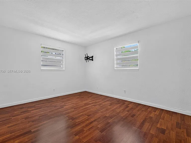 5921 NE 1st Ave — Photo 17
