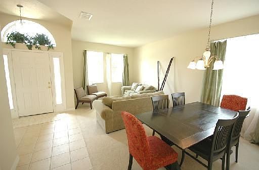 Foyer, Living 