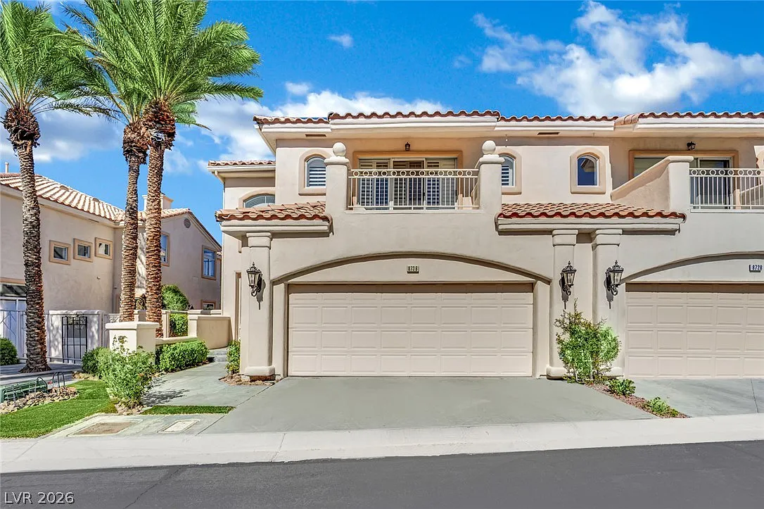 3 bed, 3.5 bath, 3757 sqft, $5,950 — Photo 2