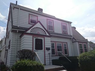 598 Weld St, West Roxbury, MA 02132