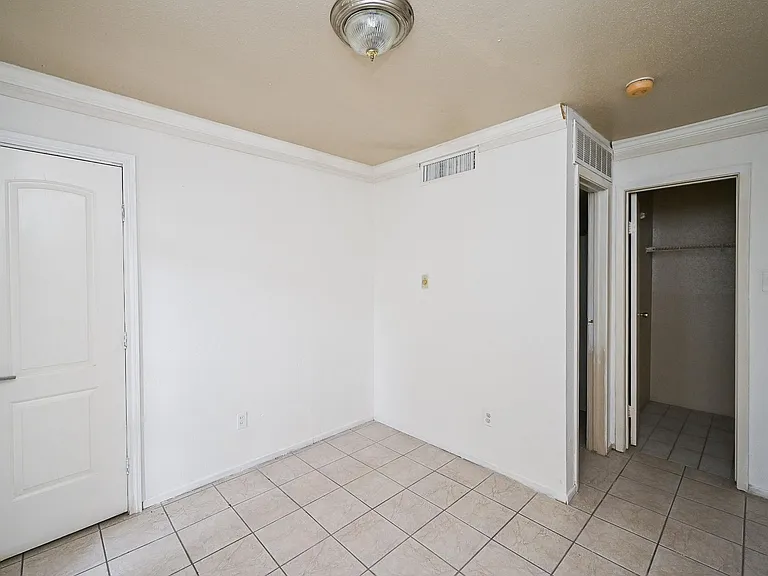 3900 Woodchase Dr #86 — Photo 22